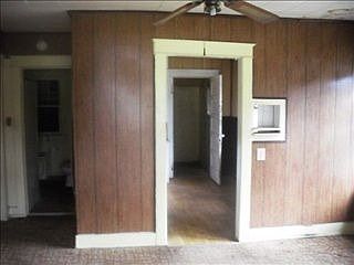 5th image of 30947 Carroll Ave