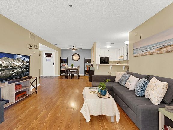 2nd image of 5980 Dandridge Ln Unit 207