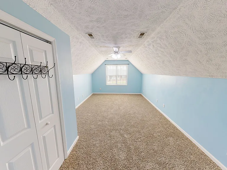 2438 Larwood Dr — Photo 32