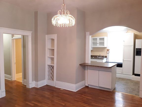 2nd image of 509 W Baca St
