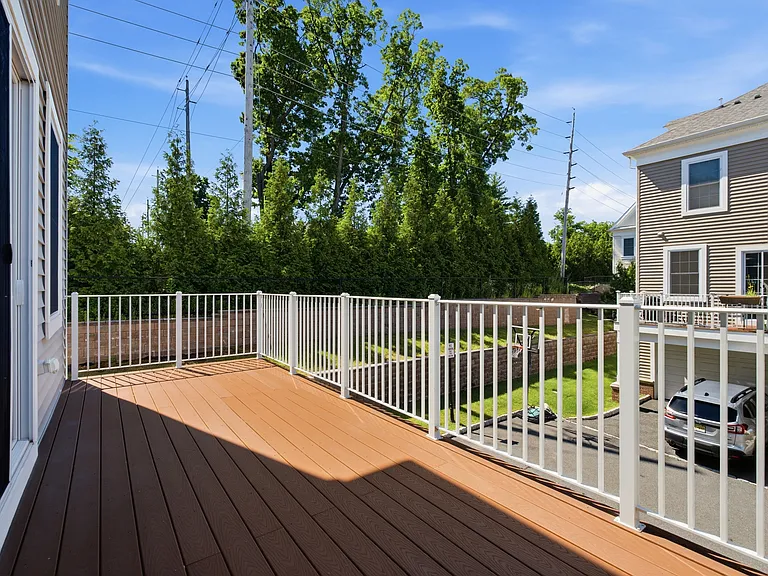 60 Roosevelt Dr — Photo 20