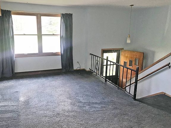 5th image of 100 Rose Park Ct
