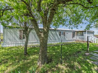 125 Hilltop Ct, Rhome, TX 76078