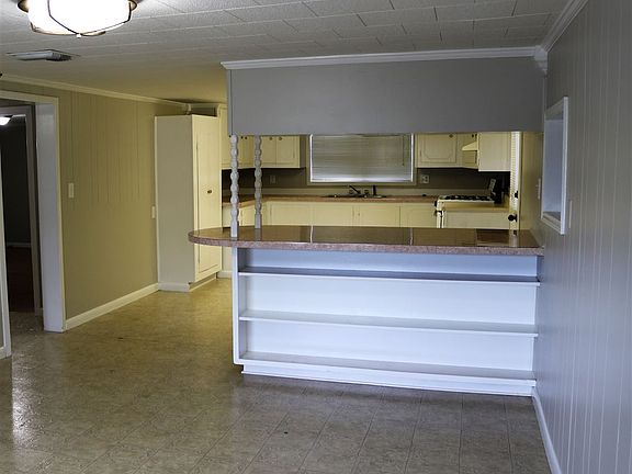 4th image of 210 Aucoin St