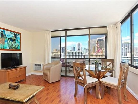 2nd image of 2410 Cleghorn St APT 2101