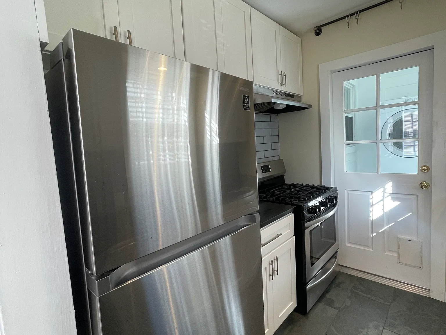 2 bed, $1,200 — Photo 3