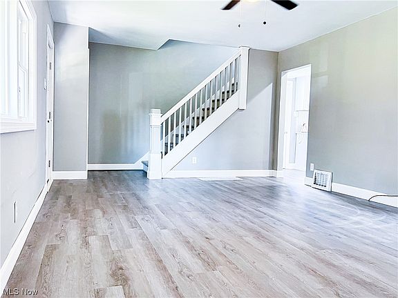 4th image of 4309 Wells St