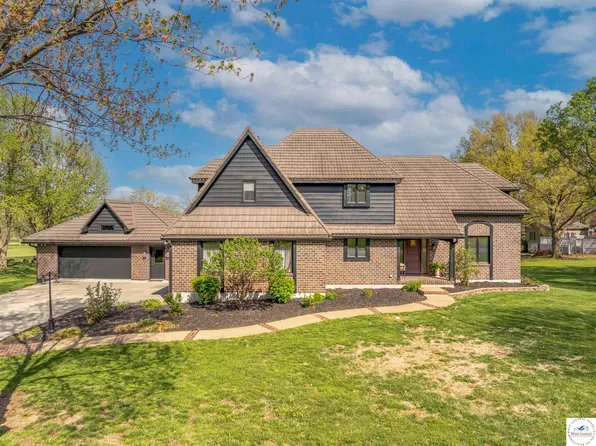 1715 Sycamore Dr, Sedalia, MO 65301