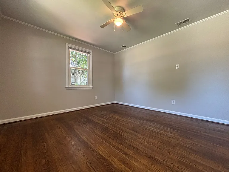 412 New River Dr — Photo 2