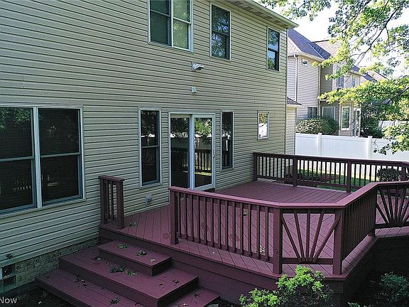 3rd image of 472 Wordsworth Ct