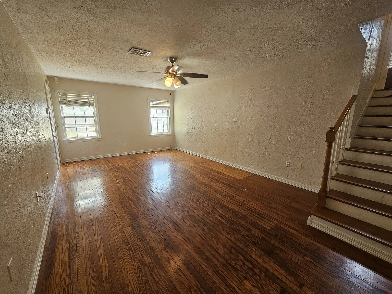 3 bed, 1344 sqft, $1,400 — Photo 3