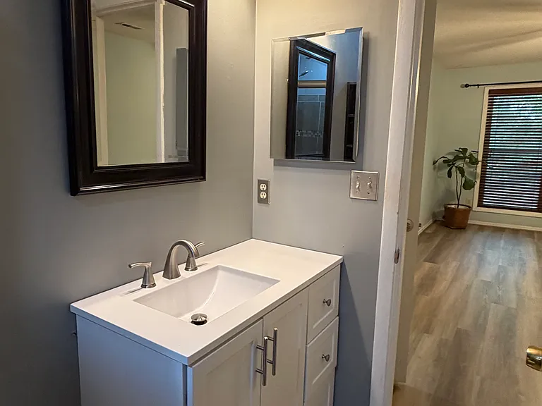 1103 Broadford Dr — Photo 35