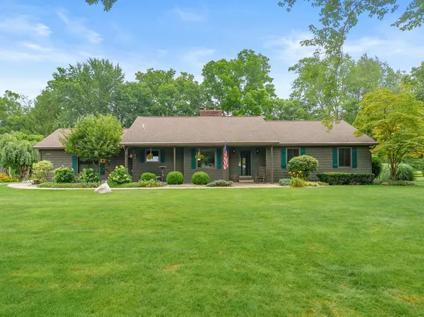 43501 Duane Ln, Paw Paw, MI 49079