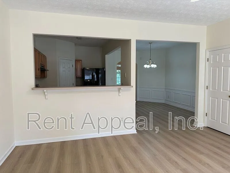 3 bed, 2.5 bath, 1696 sqft, $2,150 — Photo 4