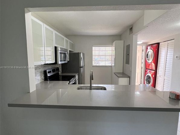 10373 NW 8th St #103