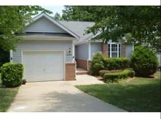 1128 Fieldstone Dr, Mebane, NC 27302