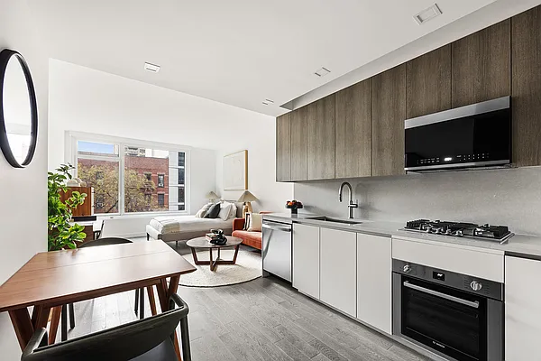 Rented by Kahen Properties | media 23