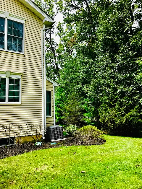 4 bed, 2.5 bath, 2285 sqft, $5,500 — Photo 3