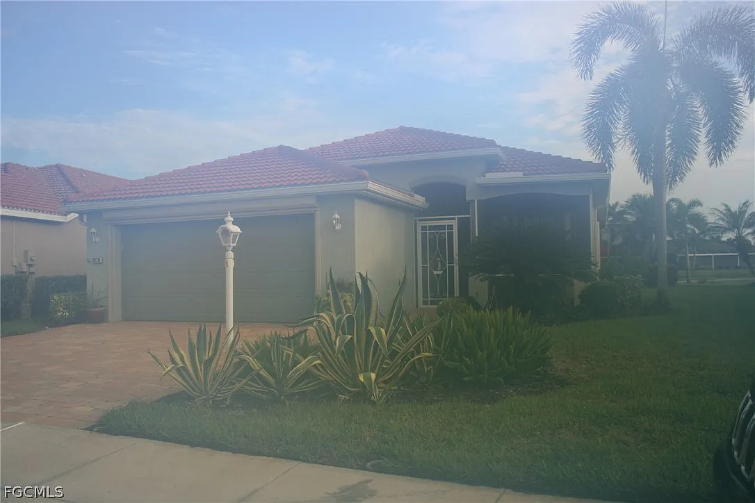 2 bed, 2.0 bath, 1538 sqft, $4,000 — Photo 2