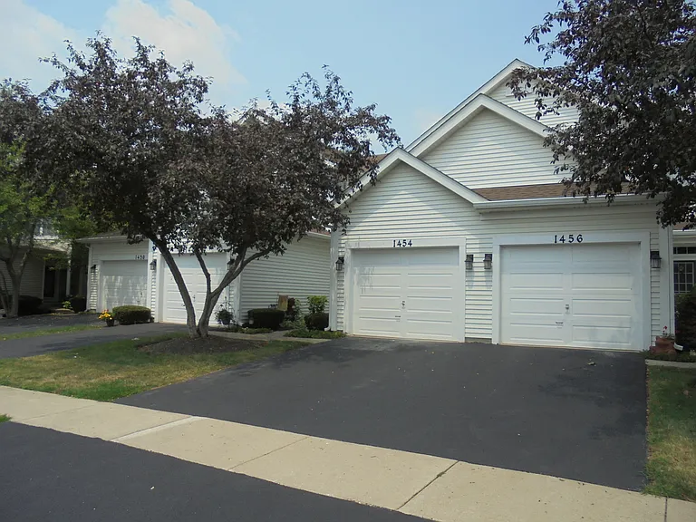 1454 Walnut Hill Ave — Photo 1