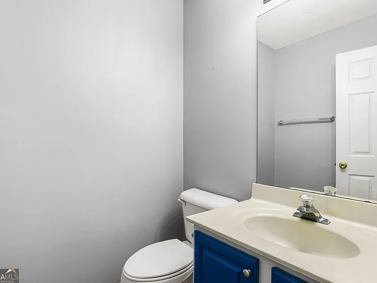 690 Burnham Rdg — Photo 11