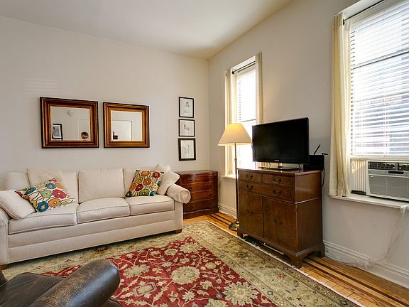 3rd image of 203 W 94th St APT 6b