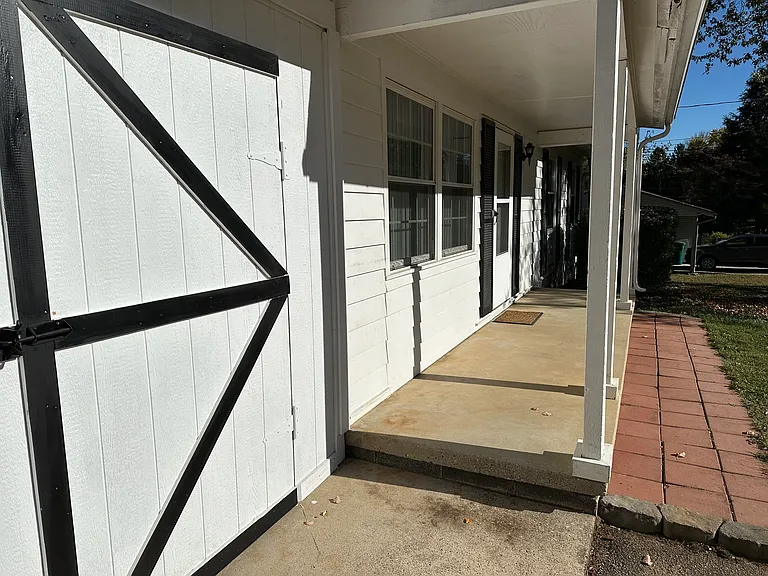 1012 Tranquilla Dr — Photo 3
