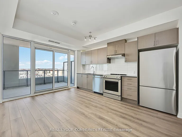 8960 Jane St #429 — Photo 13