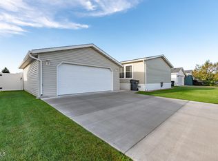 5109 Redcoat Loop, Bismarck, ND 58503
