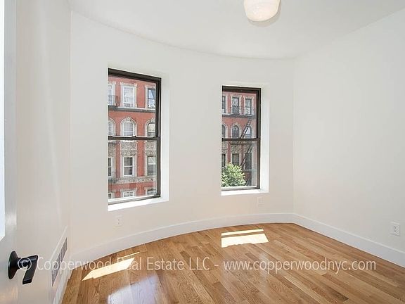 3rd image of 315 E 84th St APT 10