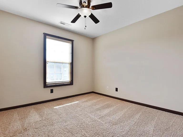 1240 Chinook Cir — Photo 22