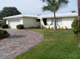 700 Capri Blvd, Treasure Island, FL 33706