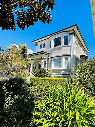 1913A Berkeley Way Photo 1