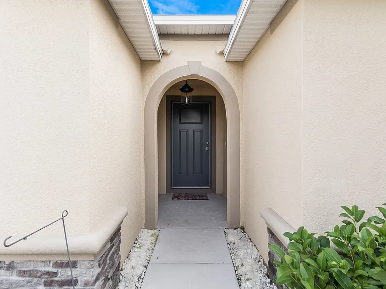 4602 Harvest Row Ln — Photo 3