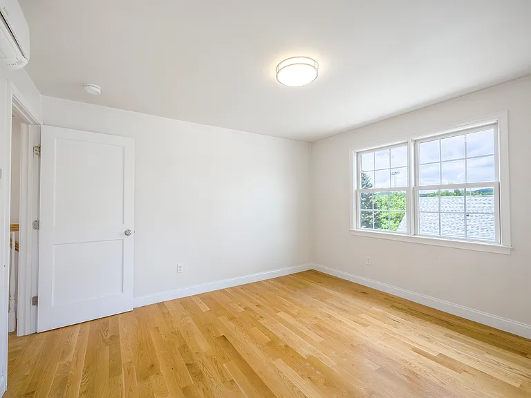 48 Spruce St — Photo 21