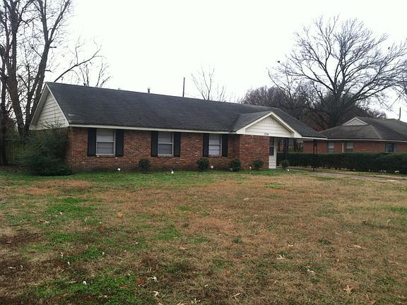 2nd image of 1739 Oakwood Dr