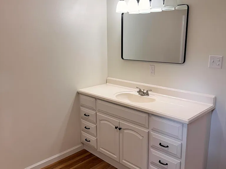 410 W Benton St — Photo 11