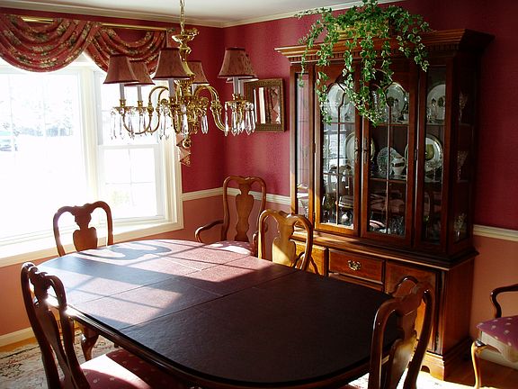 4th image of 5 Rocky Brook Dr