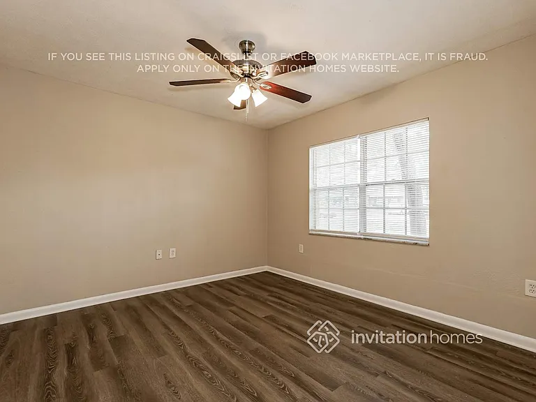 2314 Medford Ln — Photo 10