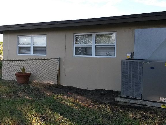 3rd image of 1200 Pine Tree Dr