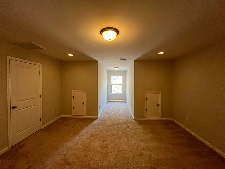 310 Princess Pl — Photo 18
