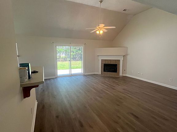 3rd image of 128 Arbor Village Dr