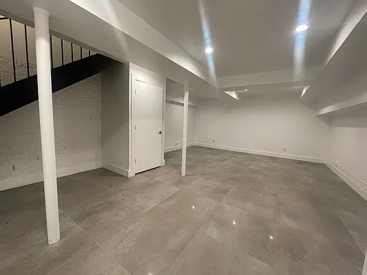 Rented by Bond New York | media 22