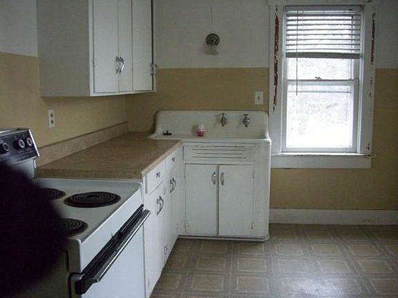 4th image of 708 S Mulberry St