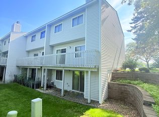 2224 Tower Ct, Woodbury, MN 55125