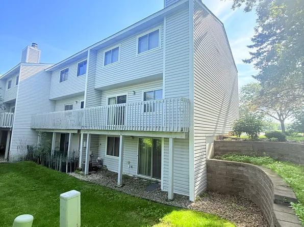 2224 Tower Ct, Woodbury, MN 55125
