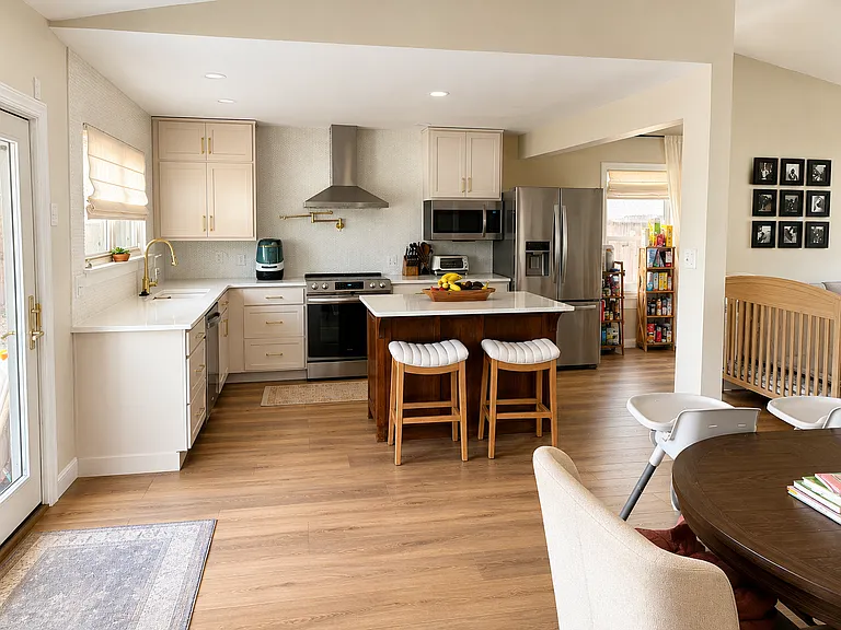 921 Bowling Green Trl — Photo 1