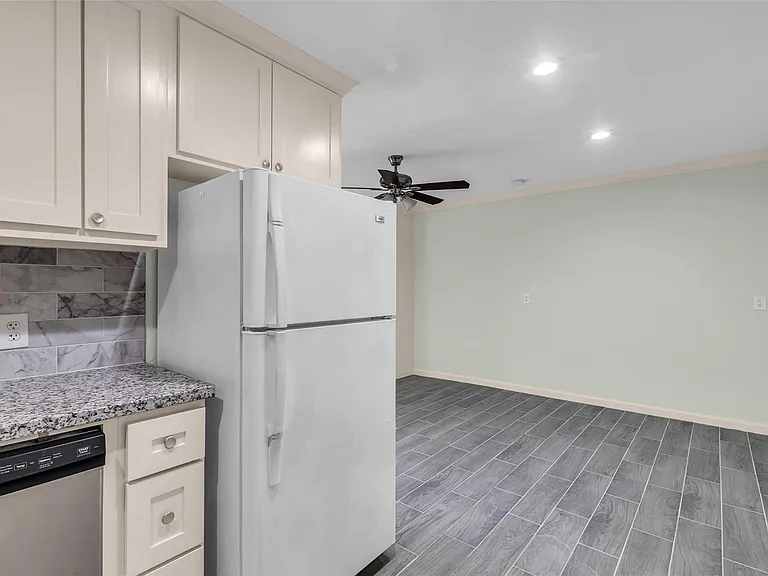 1311 Antoine Dr #128 — Photo 12