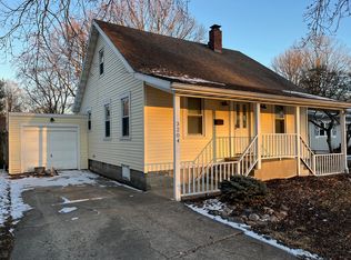 3024 S 2nd St, Southern View, IL 62703