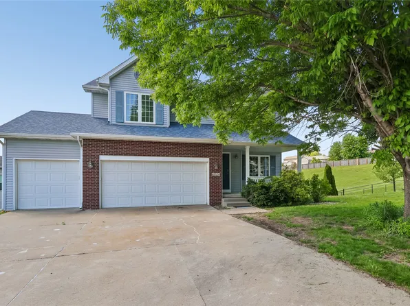 6914 Aubrey Ct, Johnston, IA 50131